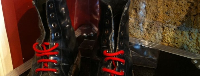 Dr. Martens is one of London Boutique.