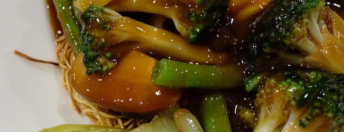 群来軒 is one of Restaurant/Fried soba noodles, Cold noodles.