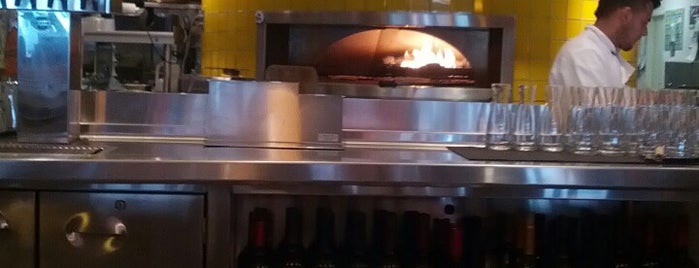 California Pizza Kitchen is one of Lieux qui ont plu à Thed.
