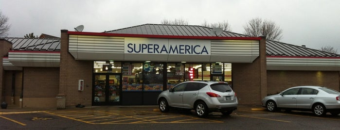 SuperAmerica is one of สถานที่ที่ Jeremy ถูกใจ.