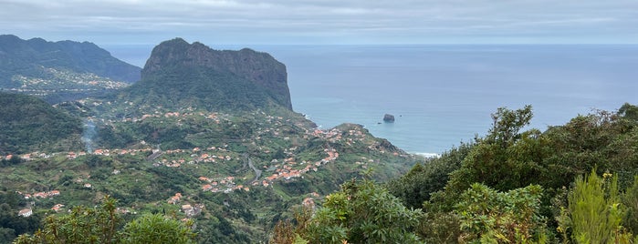 Miradouro da Portela is one of Trip November.