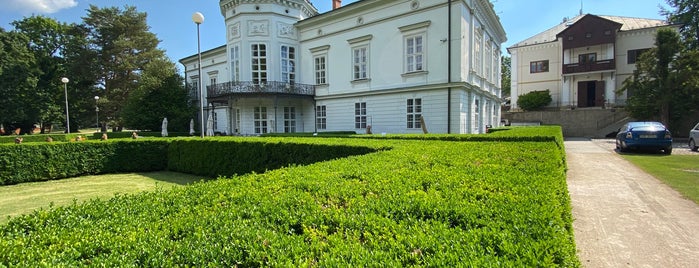 Park Hotel Tartuf is one of Chateau.