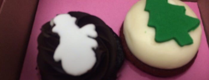 Kara's Cupcakes is one of Locais curtidos por JoAnne.