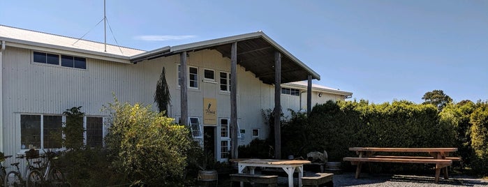 Huia Winery is one of SVさんのお気に入りスポット.