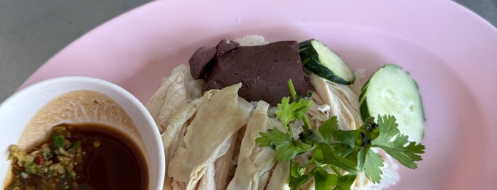 เพ็ญศรีข้าวมันไก่ (ประตูเชียงใหม่) is one of Lunch.