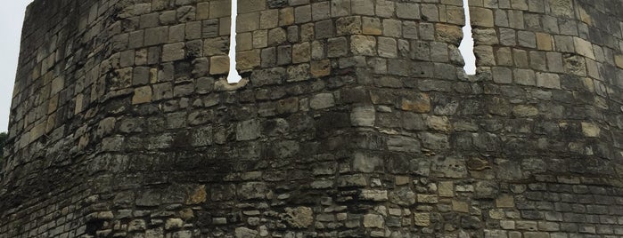 Multangular Tower is one of Йорк.