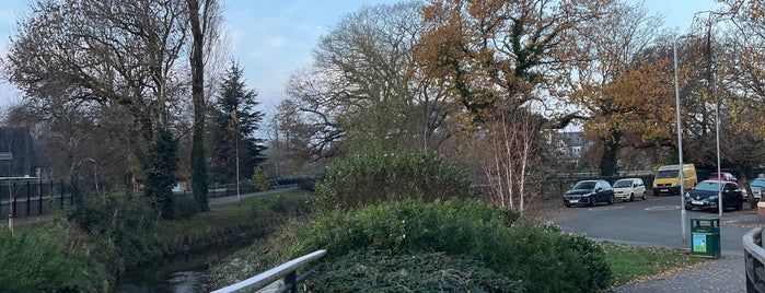 Waterloo Gardens Park is one of Tempat yang Disukai Jeremy.
