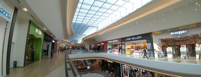 Starfield Goyang is one of Shopping.