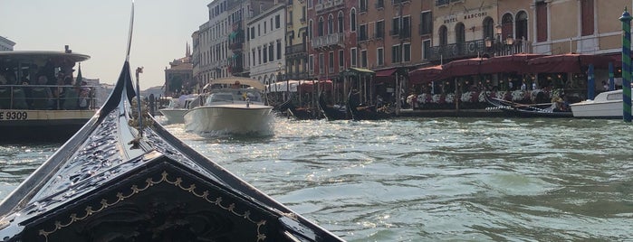 Vaporetto Canal Grande is one of Venezia.