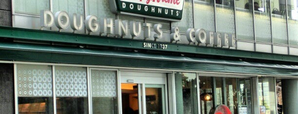Krispy Kreme Doughnuts is one of 🍩'ın Beğendiği Mekanlar.