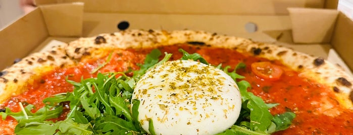 Il Postino Pizzeria البوستينو بيتزاريا is one of weekend dinner.
