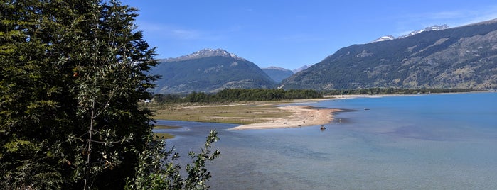 Lago General Carrera is one of Locais curtidos por Niko.