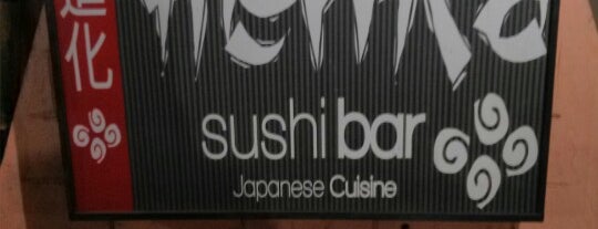 Henka Sushi Bar is one of Layjoas 님이 좋아한 장소.