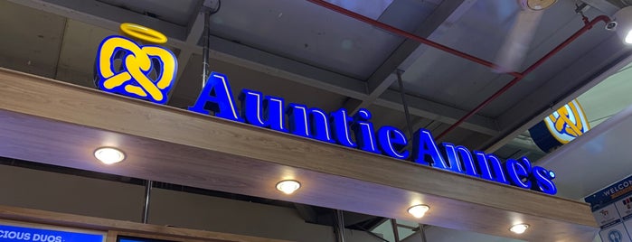 Auntie Anne's is one of อาหาร.
