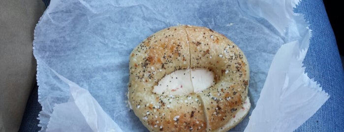 Bagel Bin is one of Charlotteさんのお気に入りスポット.