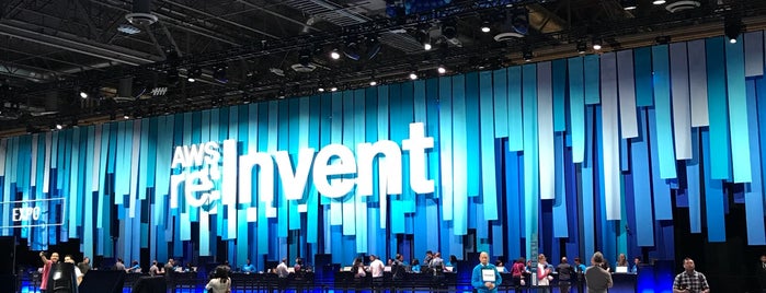 AWS re:Invent Keynote Hall is one of สถานที่ที่ James ถูกใจ.