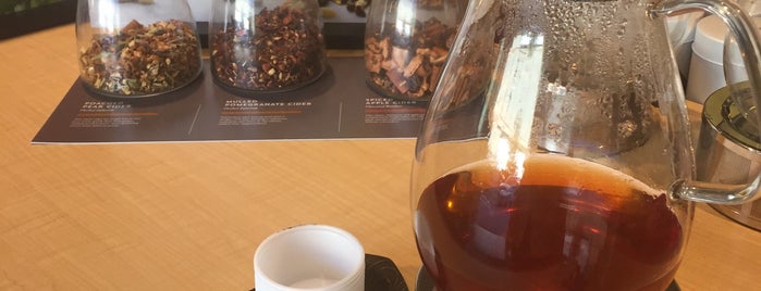 Teavana is one of Elisaさんのお気に入りスポット.