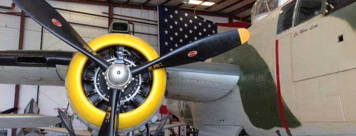 Valiant Air Command Warbird Museum is one of สถานที่ที่ Brett ถูกใจ.