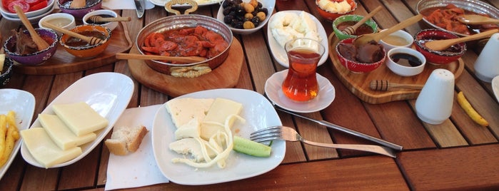 Çamlık Garden Tarabya is one of Posti che sono piaciuti a Merve.