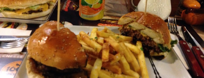 B Burger Florya is one of Lugares favoritos de Merve.