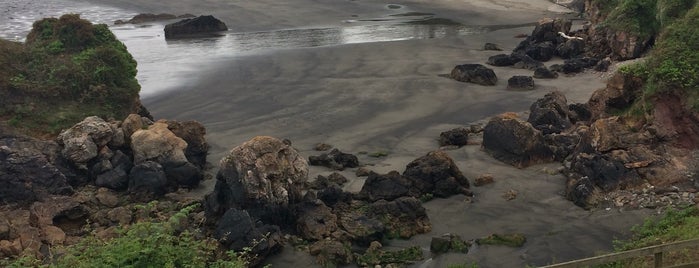 Playa de Santa María del Mar is one of Asturias.