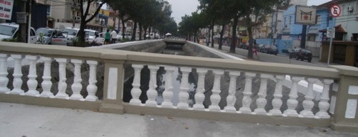 Ponto de Fretados: Canal 2 x P. Americo is one of Tempat yang Disukai Thiago.