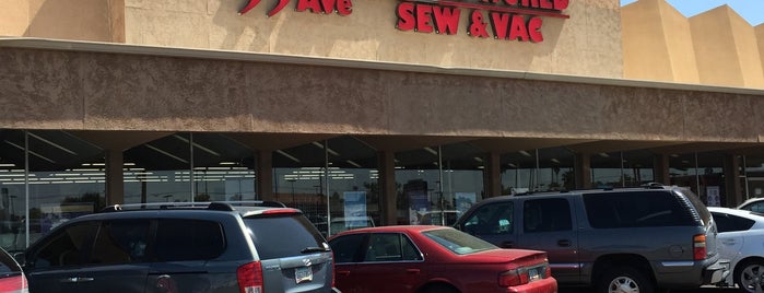 35th Avenue Sew & Vac is one of สถานที่ที่ Steve ถูกใจ.