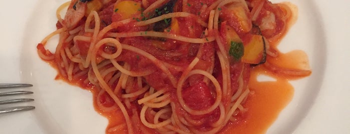 ニコラスピザハウス 六本木本店 is one of Naporitan Spaghetti.