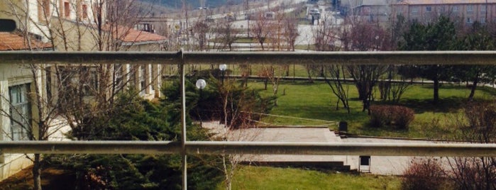 Bilkent Üniversitesi D Binası is one of Posti che sono piaciuti a C.Kaan.