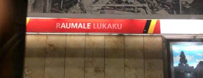 Aumale (MIVB) is one of Stations.