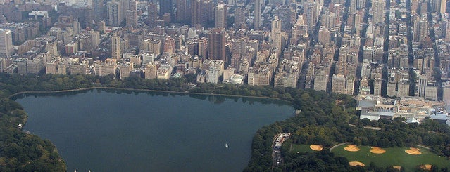 Jacqueline Kennedy Onassis Reservoir is one of Must see in New York City.