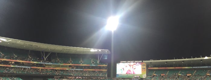 Sydney Cricket Ground is one of Lugares favoritos de Jason.