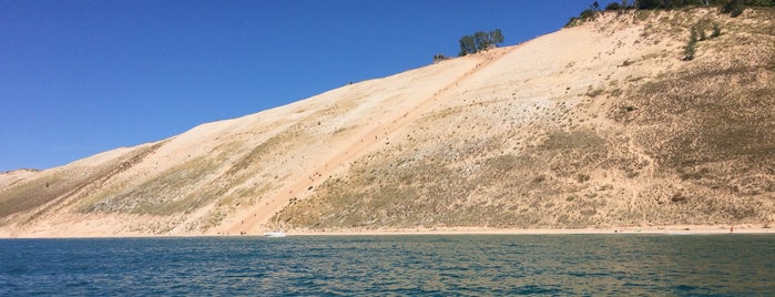 Sleeping Bear Dunes National Lakeshore is one of Erin'in Kaydettiği Mekanlar.