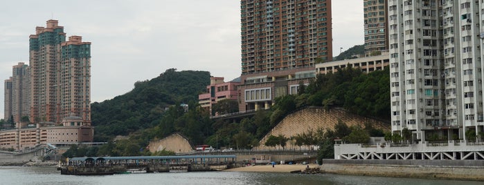 Anglers' Beach Pier is one of 香港 埠頭.