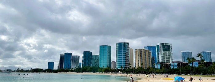 Ala Moana Beach Park is one of Living Aloha 💛 Oahu.