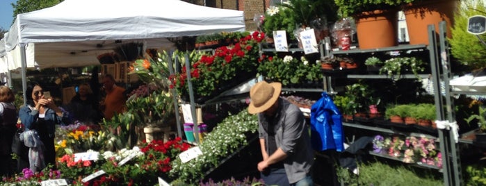 Columbia Road Flower Market is one of London : things to do and see.