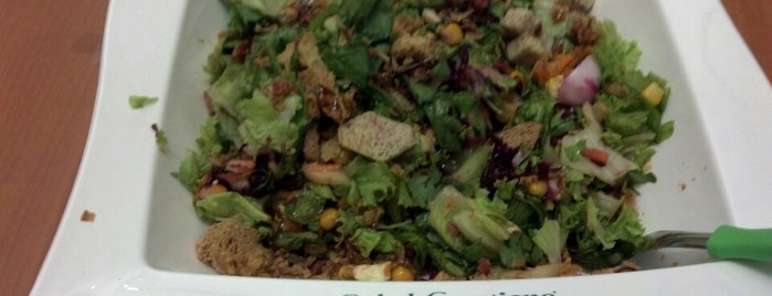 Salad Creations is one of สถานที่ที่ Julianna ถูกใจ.