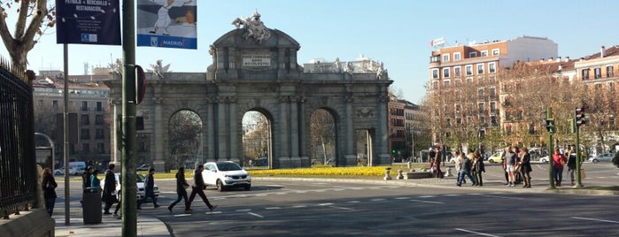 Puerta de Alcalá is one of Con encanto.