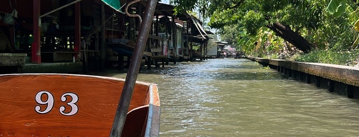 Damnoen Saduak Floating Market is one of Bangkok Eats/Drinks/Shopping/Stays.