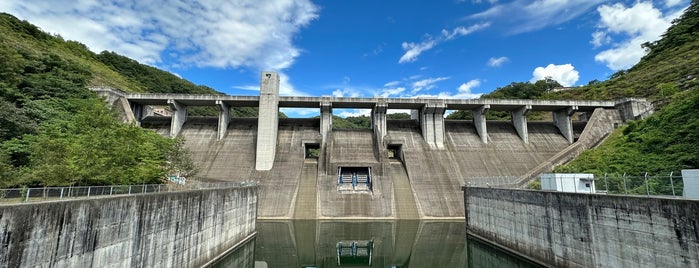 灰塚ダム is one of ダムカードを配布しているダム（西日本編）.