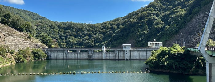仁賀ダム is one of ダムカードを配布しているダム（西日本編）.