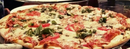 Ciao Bella Pizza is one of Locais curtidos por Cicely.