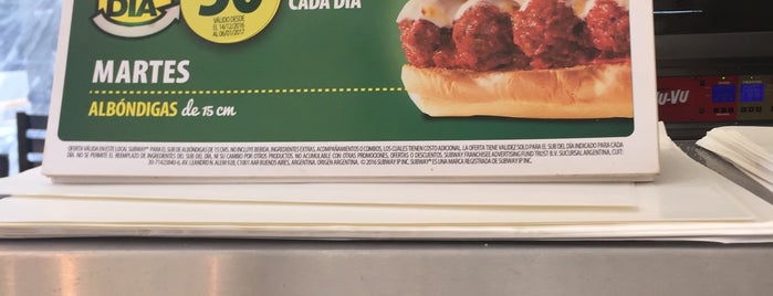 Subway is one of Panaderías y Otros.