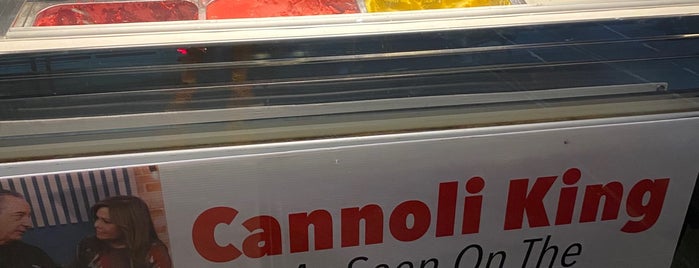 Cannoli King is one of สถานที่ที่ Jin ถูกใจ.