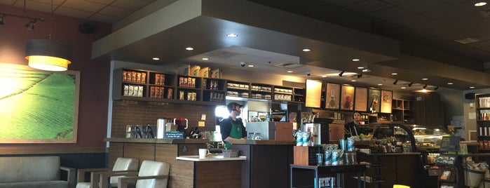 Starbucks is one of Orte, die Mike gefallen.