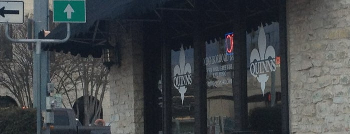Quinn's Neighborhood Bar is one of Locais salvos de John.