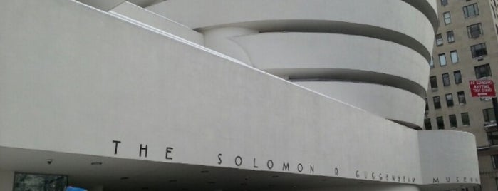 ソロモン R グッゲンハイム美術館 is one of NYC.