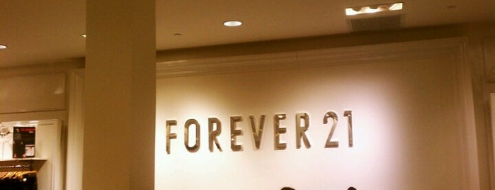 Forever 21 is one of Locais curtidos por Ya'akov.