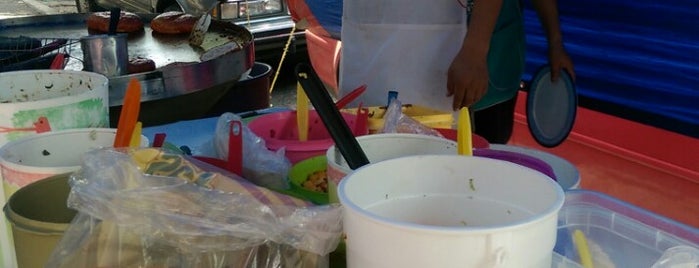 Quesadillas de Obregón y Medellín is one of Tempat yang Disukai Abraham.