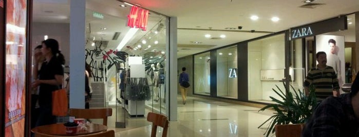 H&M is one of Hong Kong Shopping Heaven.